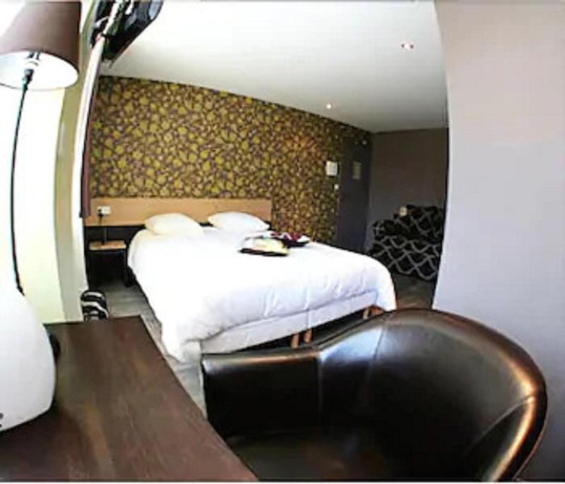 Celtic Hotel Auray Exterior photo